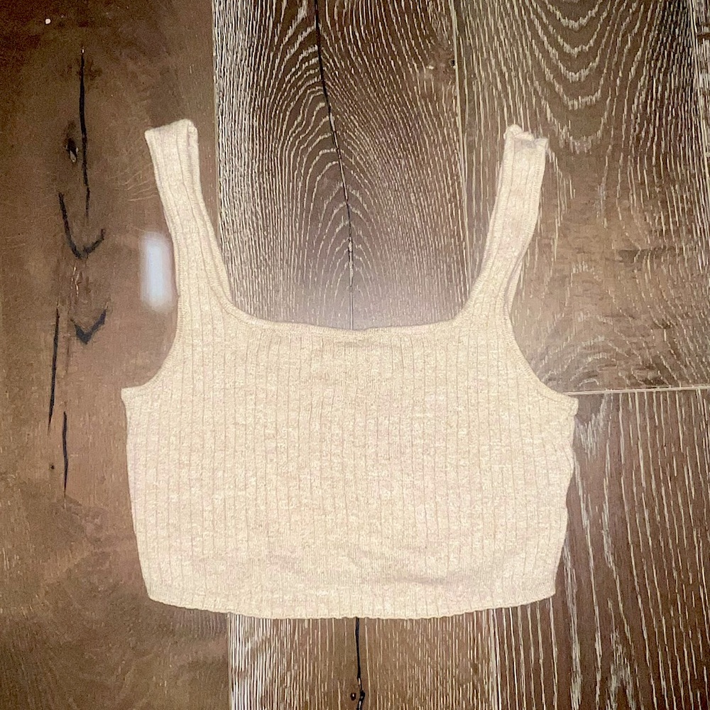 Free People Crop top! Size XS however fits like a small/medium